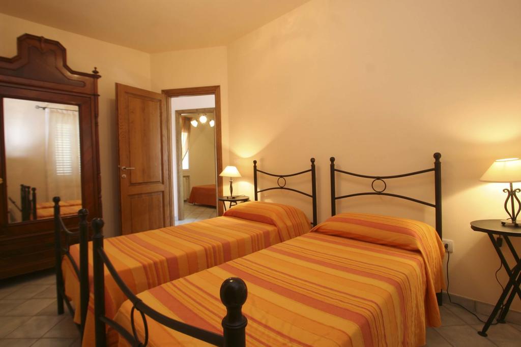 Lo Scoglio - Goelba Villa Каполивери Стая снимка